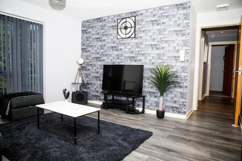 Stylish Two-Bedroom Salford Quays Apartment Manchester Extérieur photo