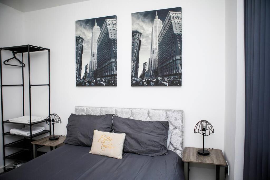 Stylish Two-Bedroom Salford Quays Apartment Manchester Extérieur photo
