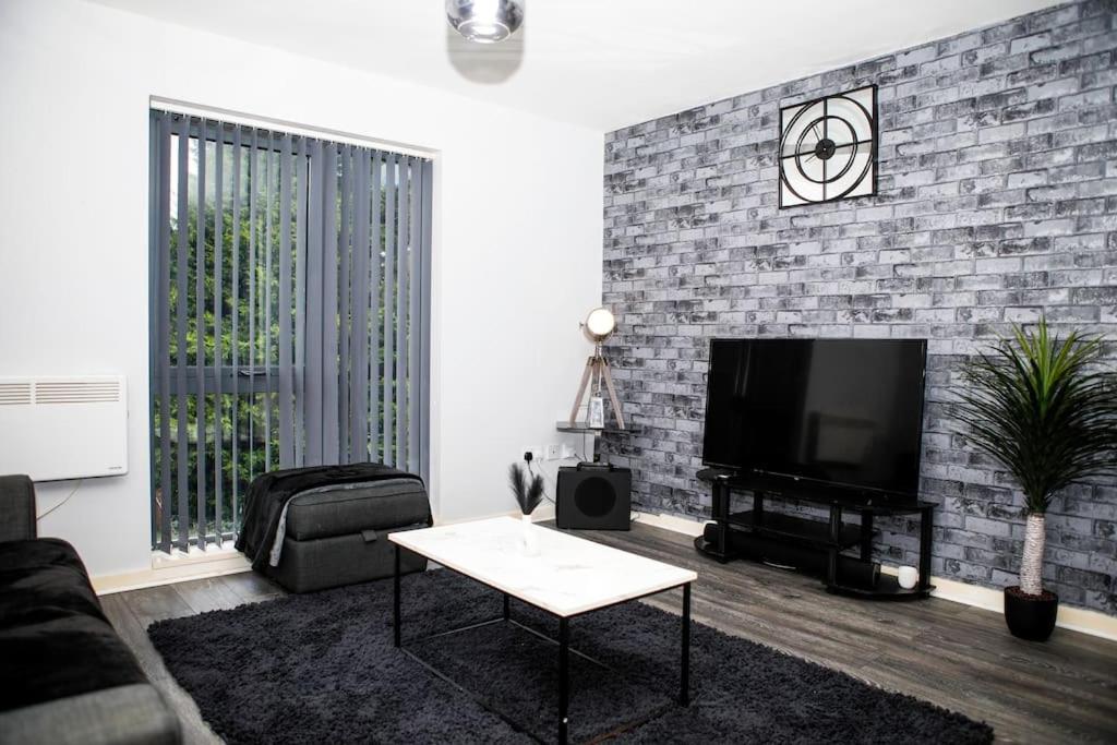 Stylish Two-Bedroom Salford Quays Apartment Manchester Extérieur photo